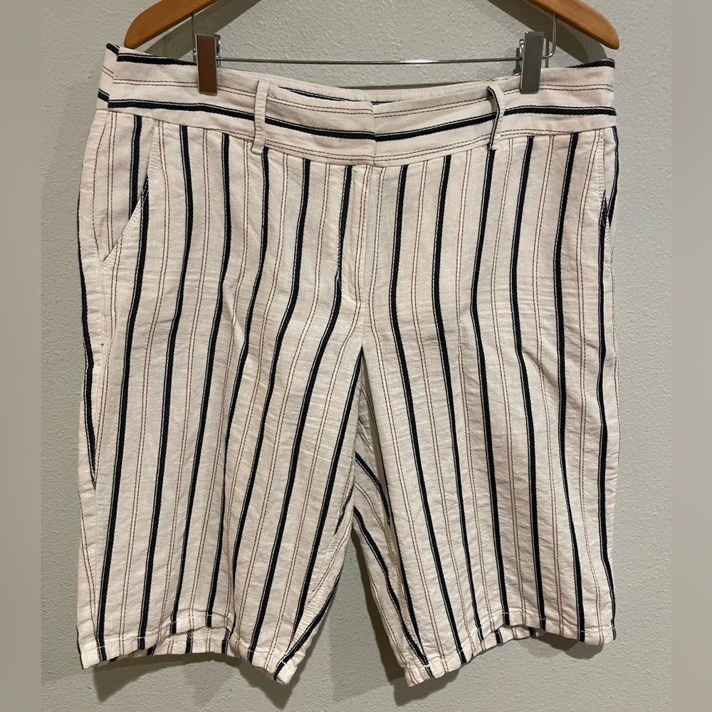 LOFT Striped Shorts in Cream and Navy